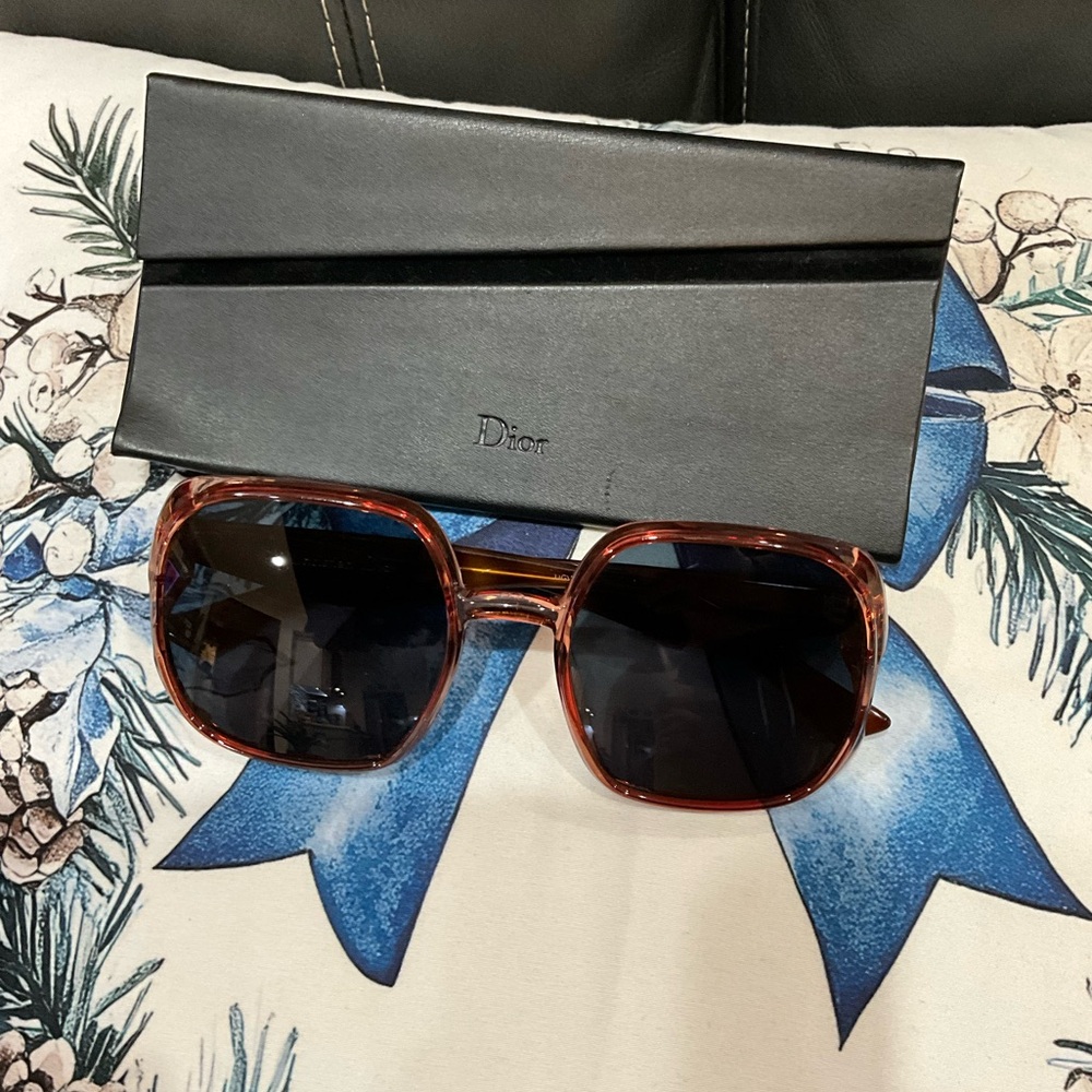Christian Dior Tortoise Shell Sunglasses - Picture 2 of 8